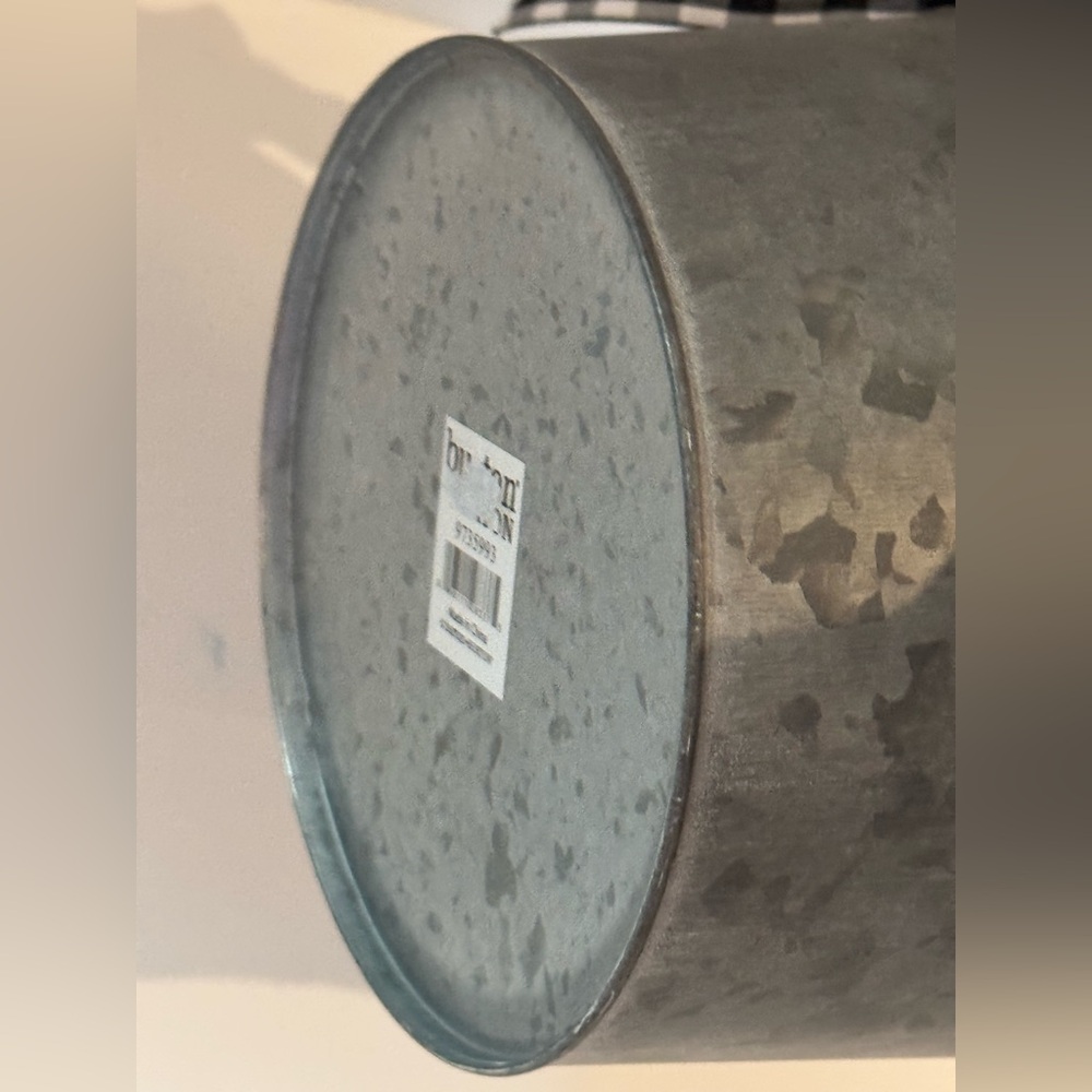 🔥Clearance- NWT Burton+Burton Metal Galvanized Bucket With Checkered Ribbon - Picture 7 of 12